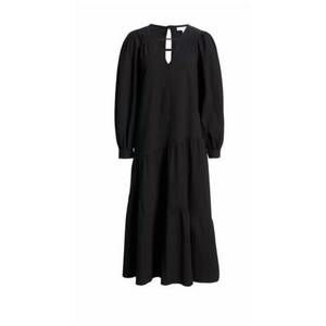 black dress country song Wren Maternity Photoshoot Gown